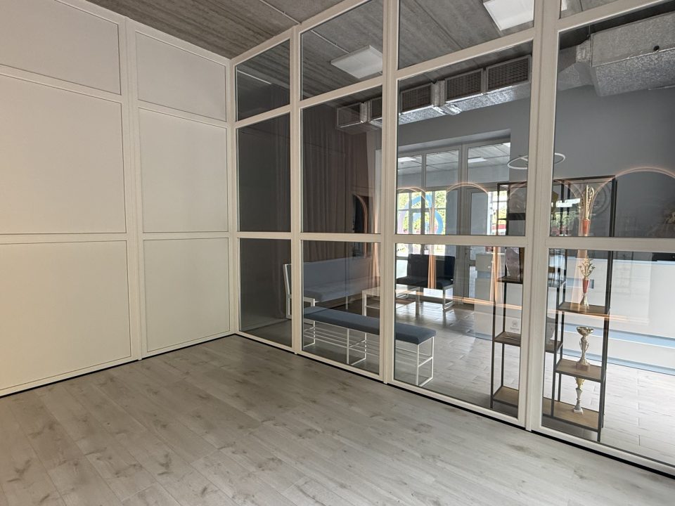 Crystal Hall studio, photo 3 of 4