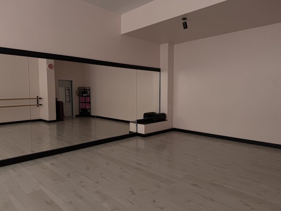 Flamingo Hall studio, photo 3 of 10